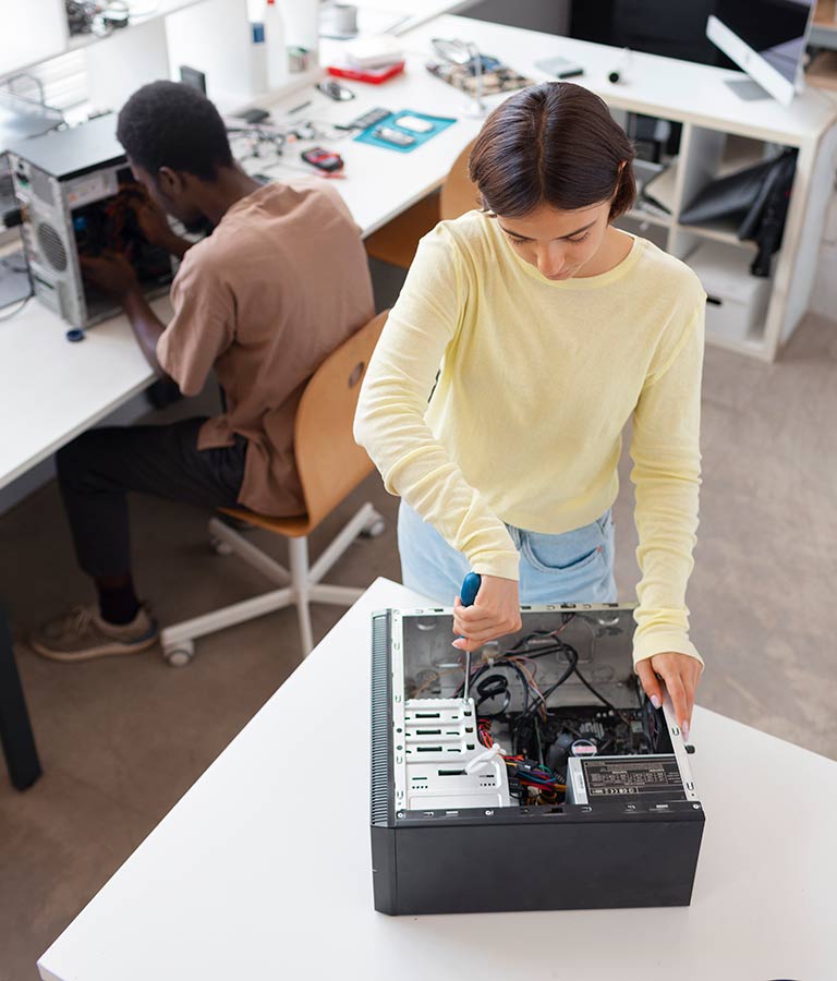 Servicio de mantenimiento informático completo Servicio de mantenimiento informático completo